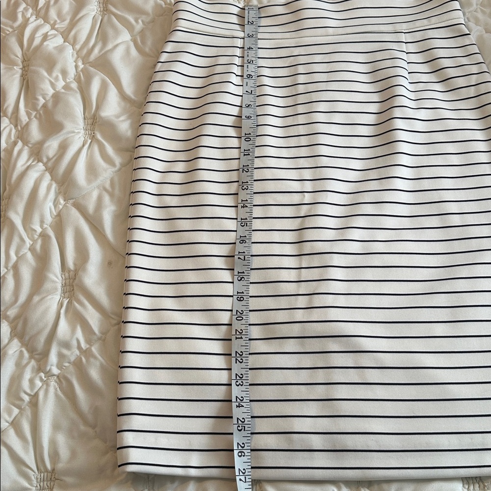 Antonio Melani Size 10 Black and White Skirt - Picture 4 of 8